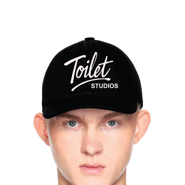 Toiletstudios Hat